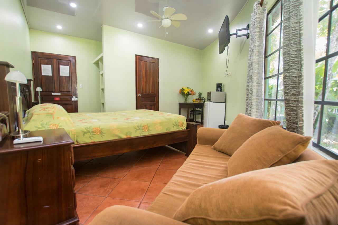Oceanfront Hotel Verde Mar Direct Access To The Beach Manuel Antonio Dış mekan fotoğraf