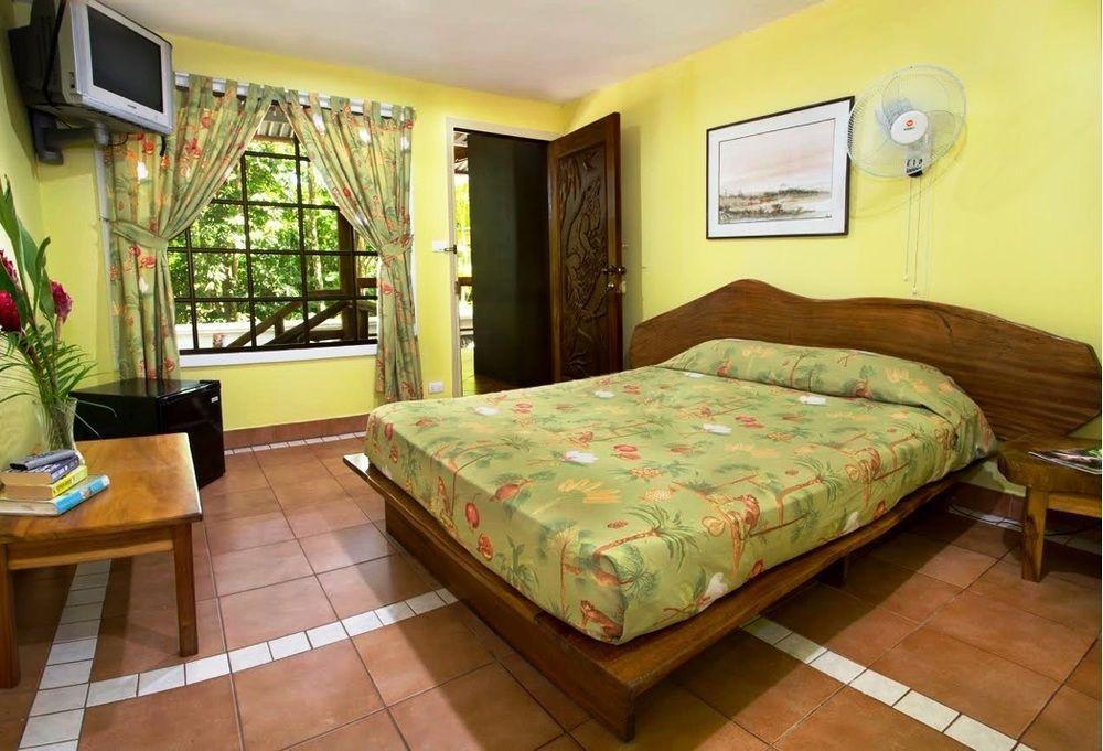 Oceanfront Hotel Verde Mar Direct Access To The Beach Manuel Antonio Dış mekan fotoğraf